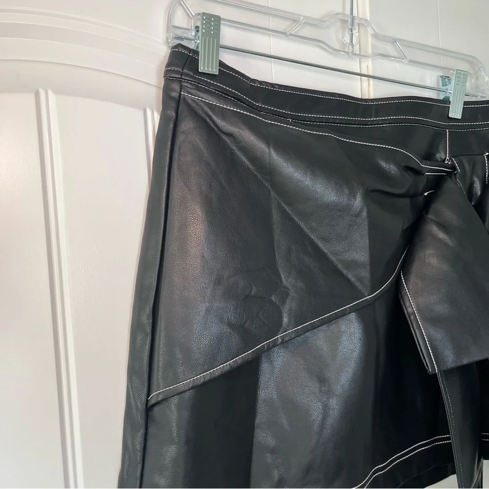 Anthropologie Pilcro Faux-Leather Bow Mini Skirt Size 6 NWT Moto Winter Grunge - Picture 5 of 10